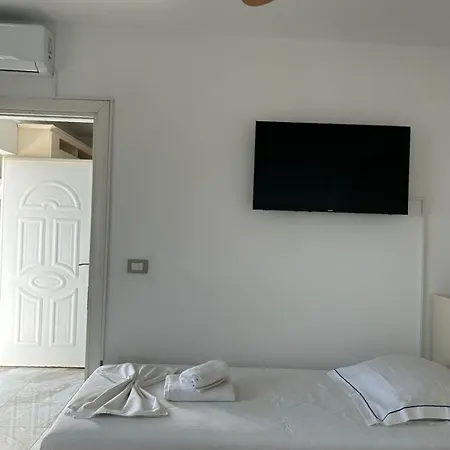 Hotel Nostos Palase 3*