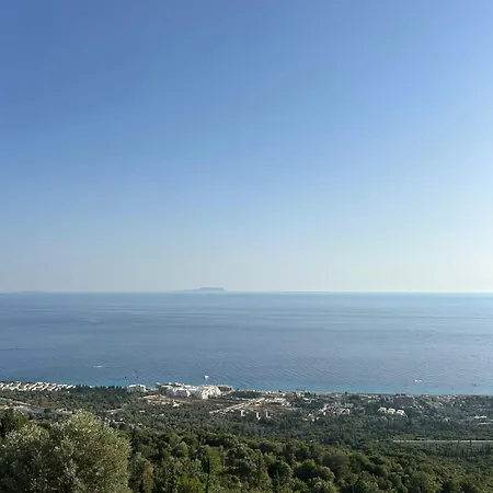 Nostos Palase فندق